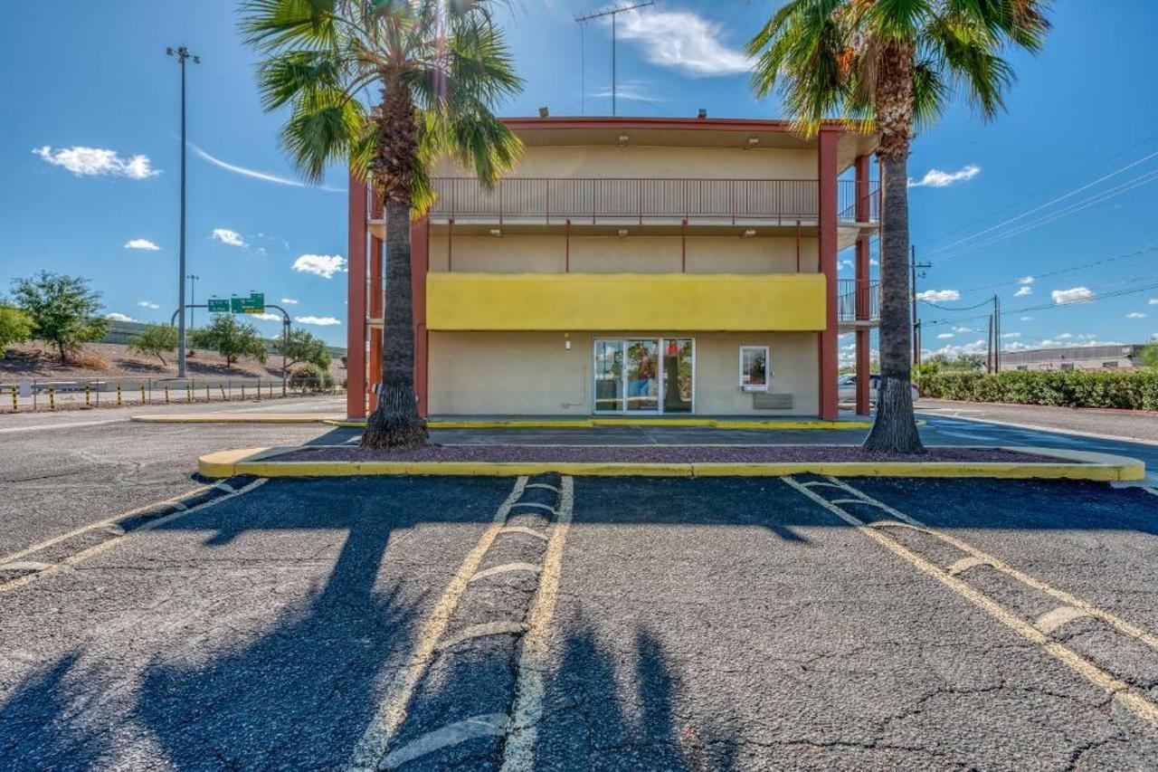 Oyo Hotel Tucson Downtown 外观 照片