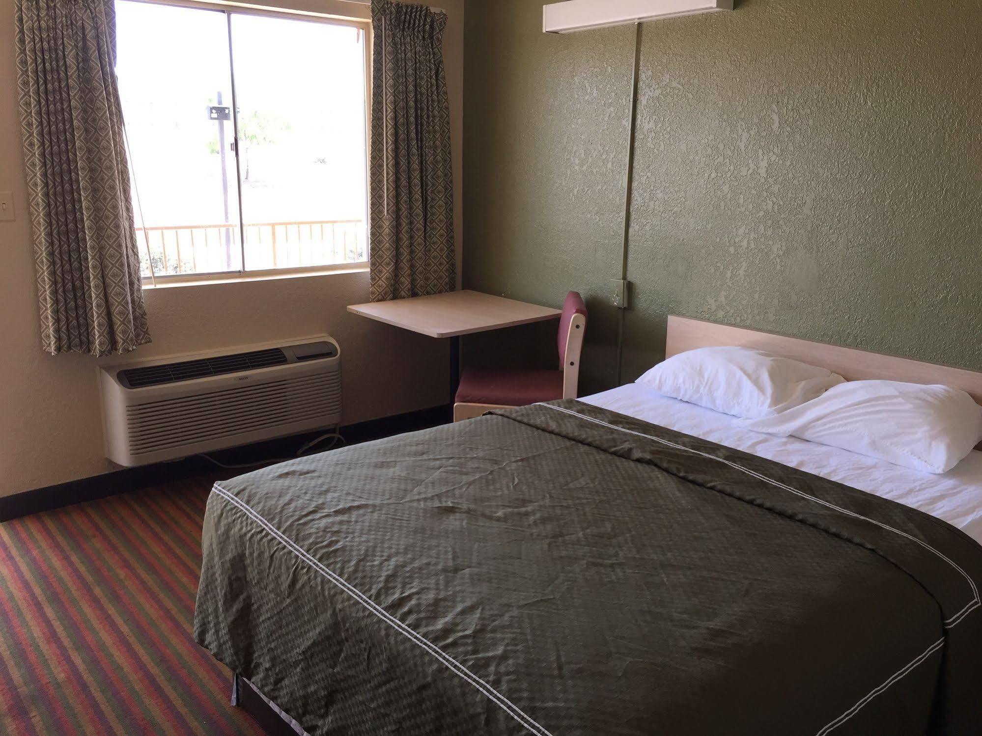 Oyo Hotel Tucson Downtown 外观 照片