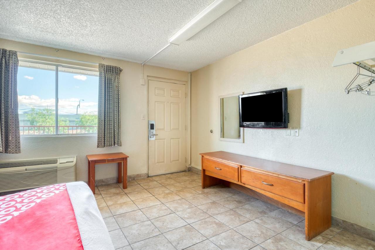 Oyo Hotel Tucson Downtown 外观 照片