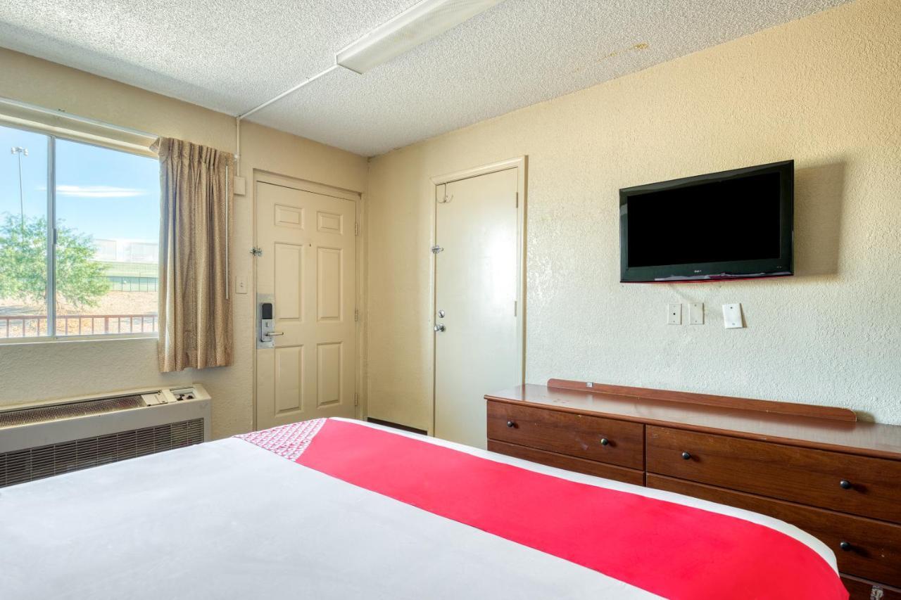 Oyo Hotel Tucson Downtown 外观 照片