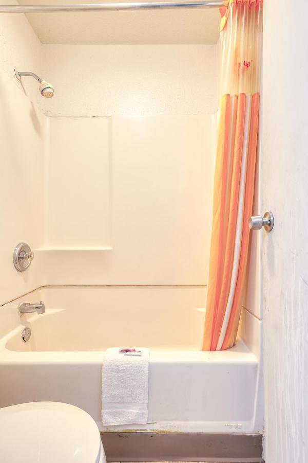 Oyo Hotel Tucson Downtown 外观 照片